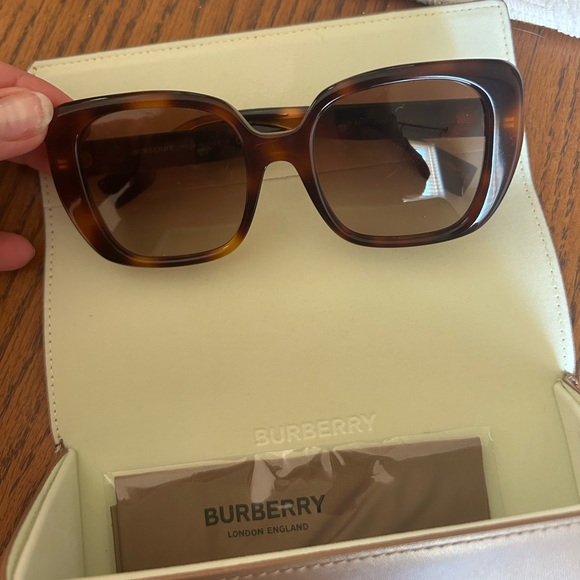 Burberry 4371 Sunglasses- Tortoise - Picture 1 of 5